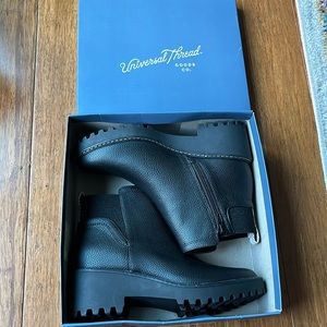 Universal Thread Black Taci Boots
